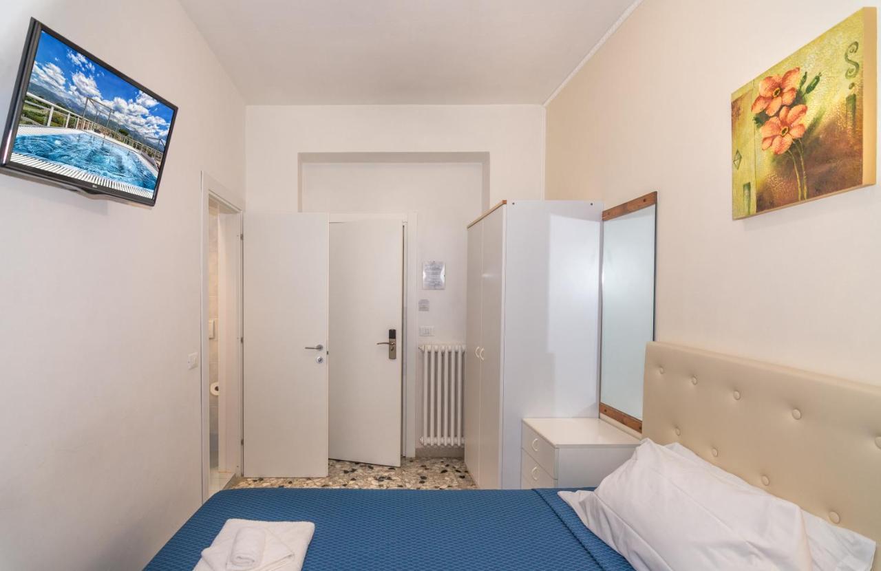 Hotel Caribe Viareggio Buitenkant foto