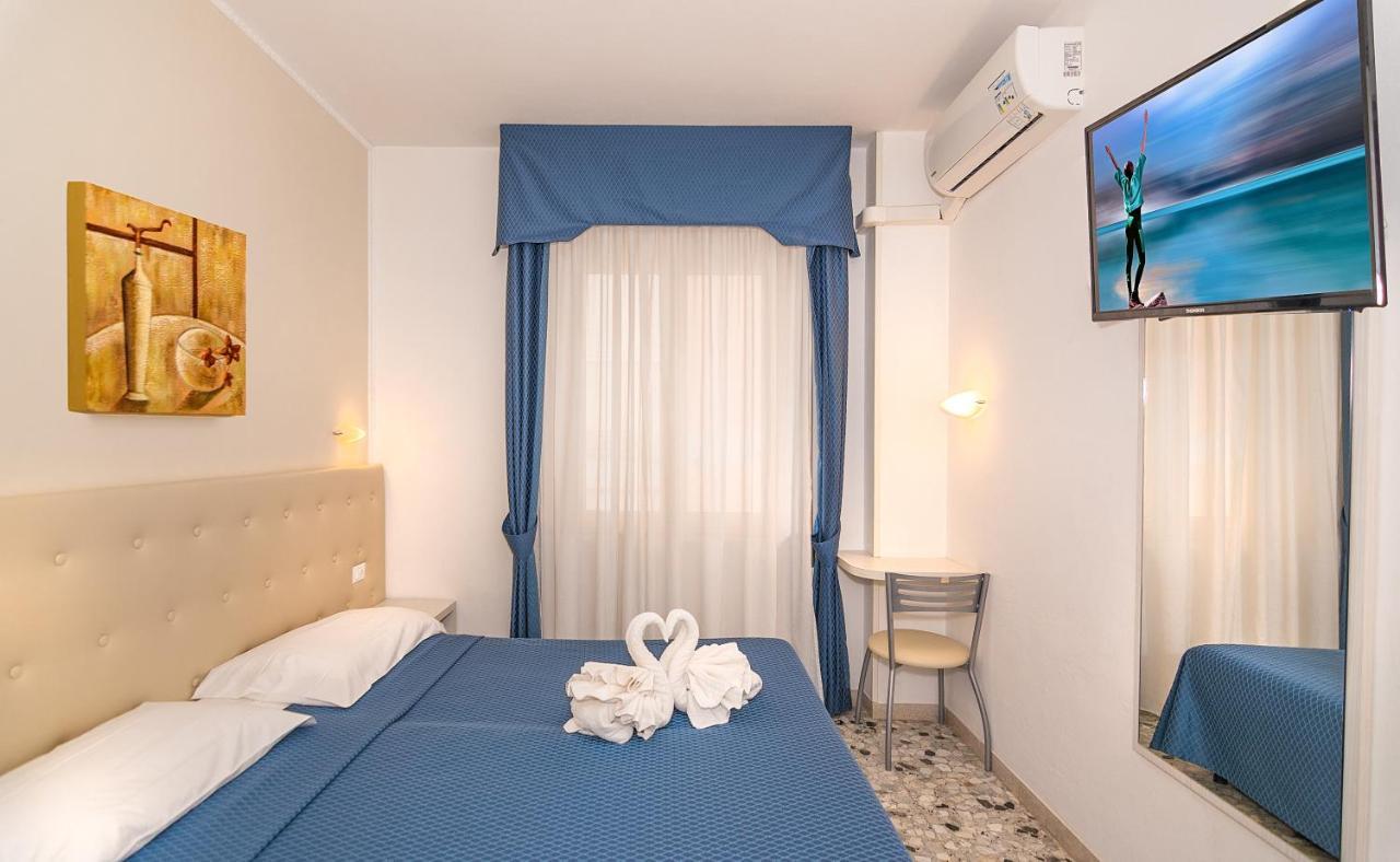 Hotel Caribe Viareggio Buitenkant foto