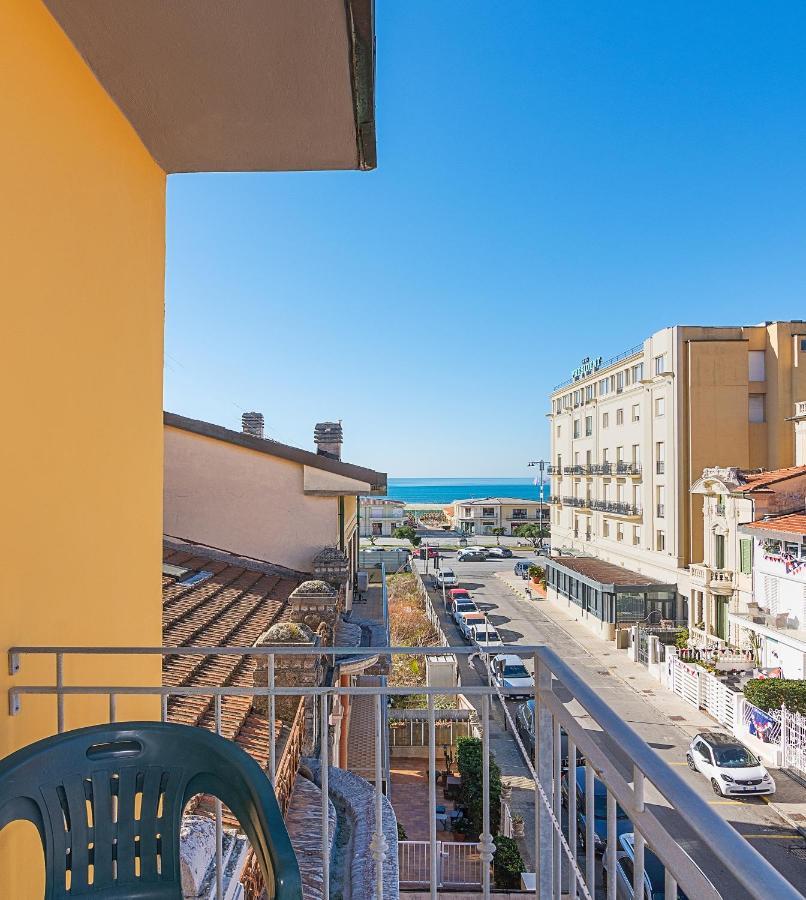Hotel Caribe Viareggio Buitenkant foto