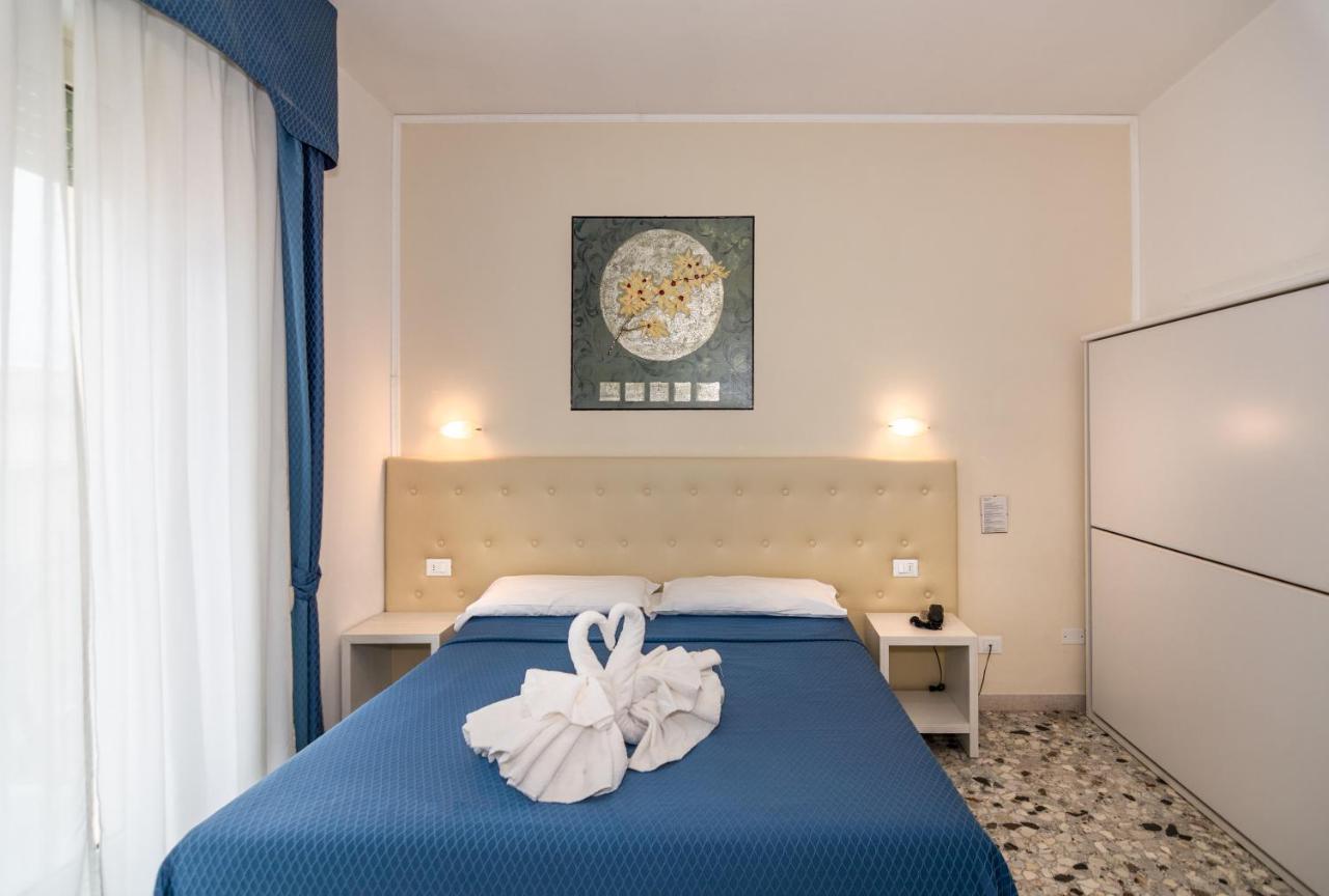 Hotel Caribe Viareggio Buitenkant foto