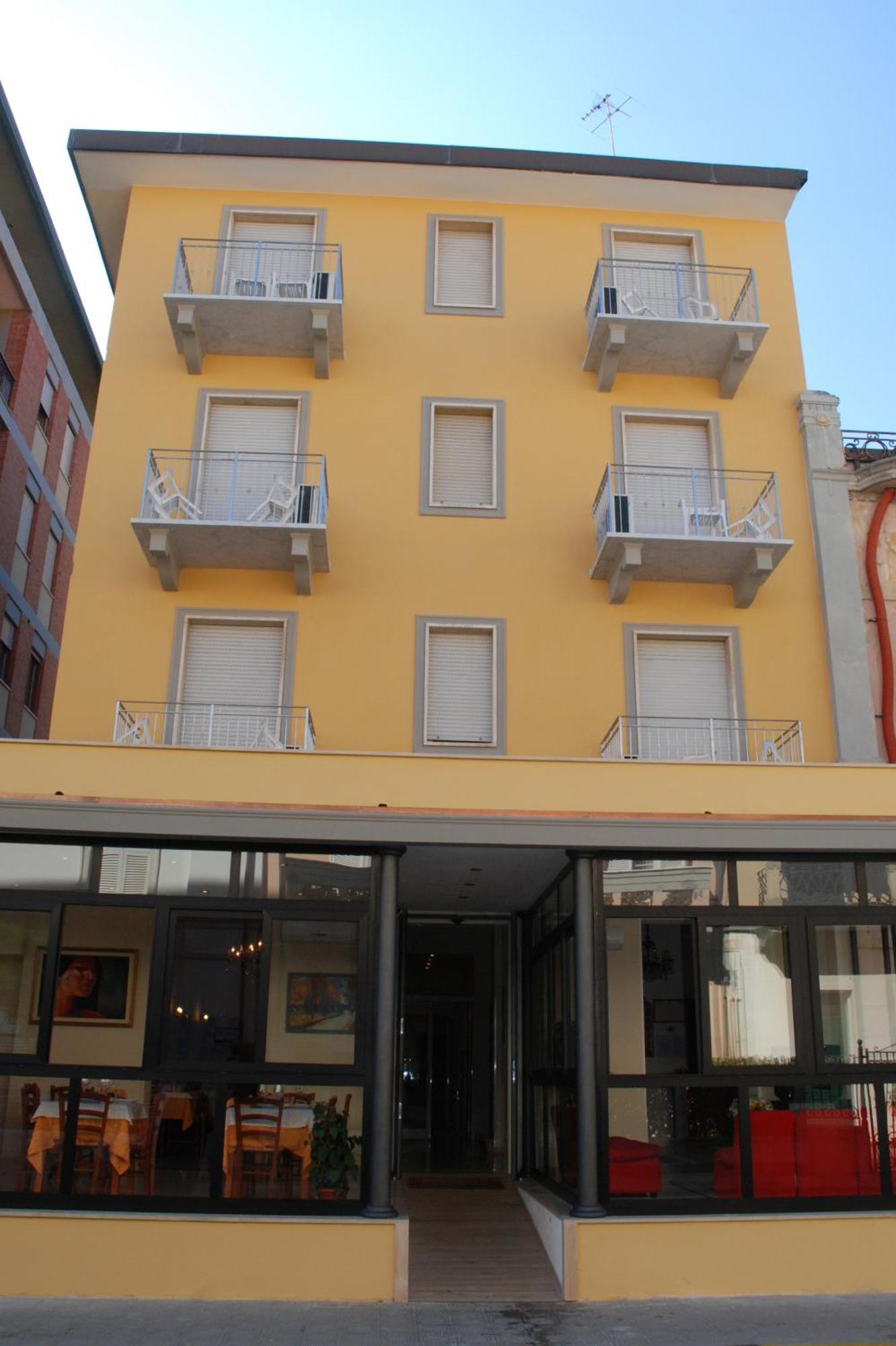 Hotel Caribe Viareggio Buitenkant foto
