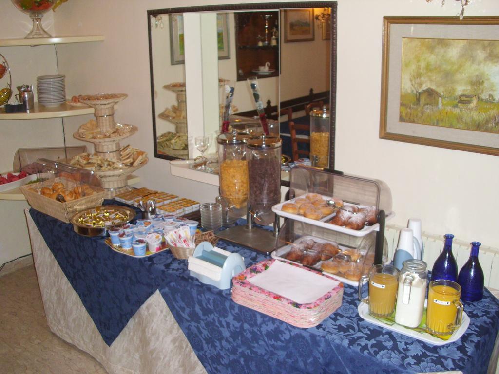 Hotel Caribe Viareggio Buitenkant foto