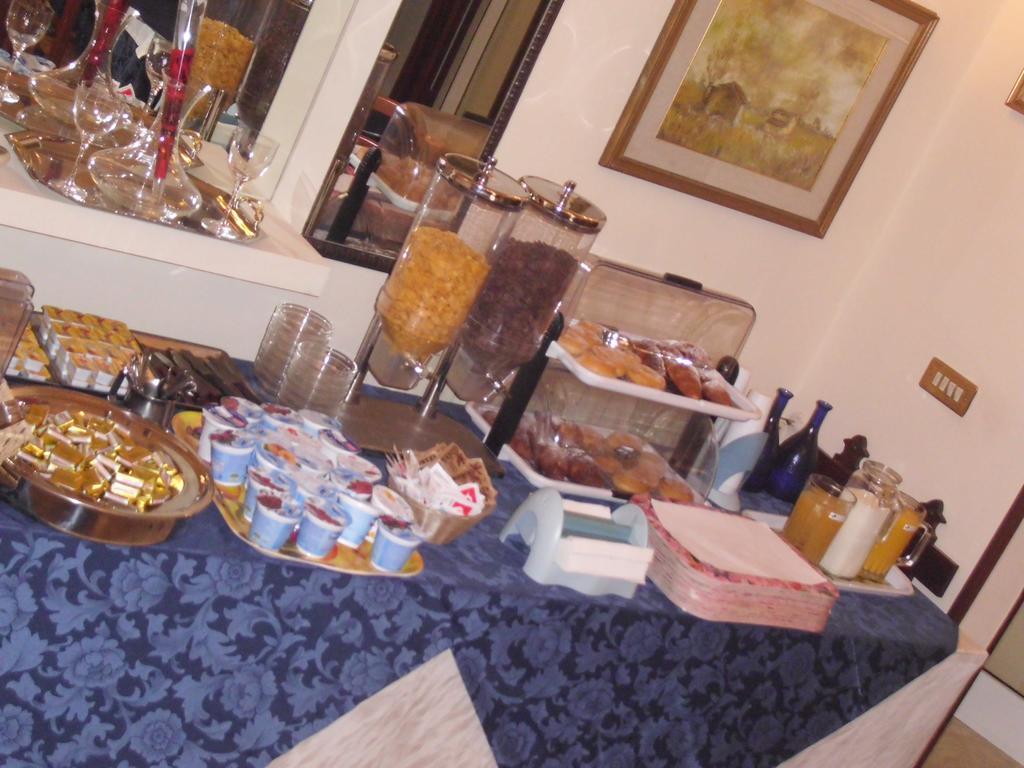 Hotel Caribe Viareggio Buitenkant foto