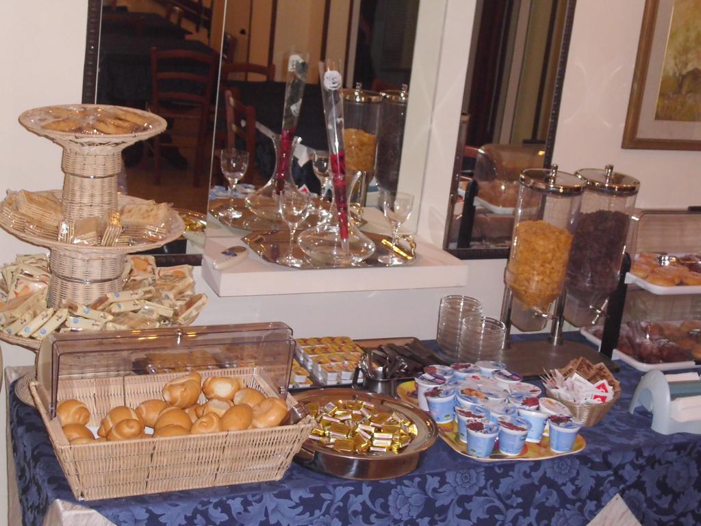 Hotel Caribe Viareggio Buitenkant foto