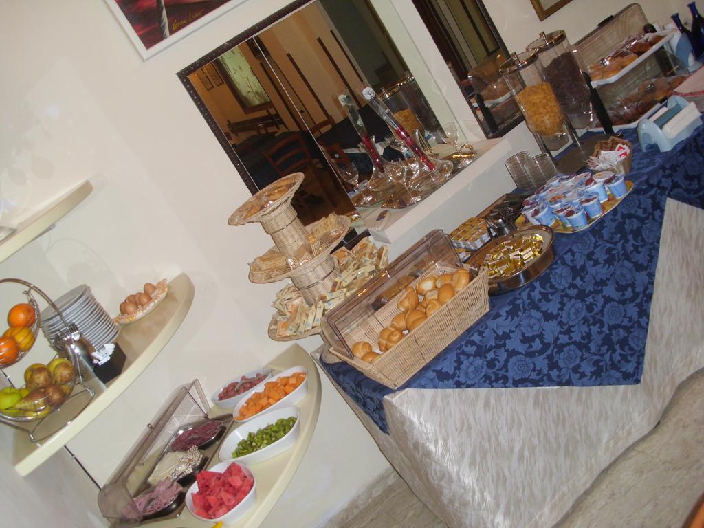 Hotel Caribe Viareggio Buitenkant foto
