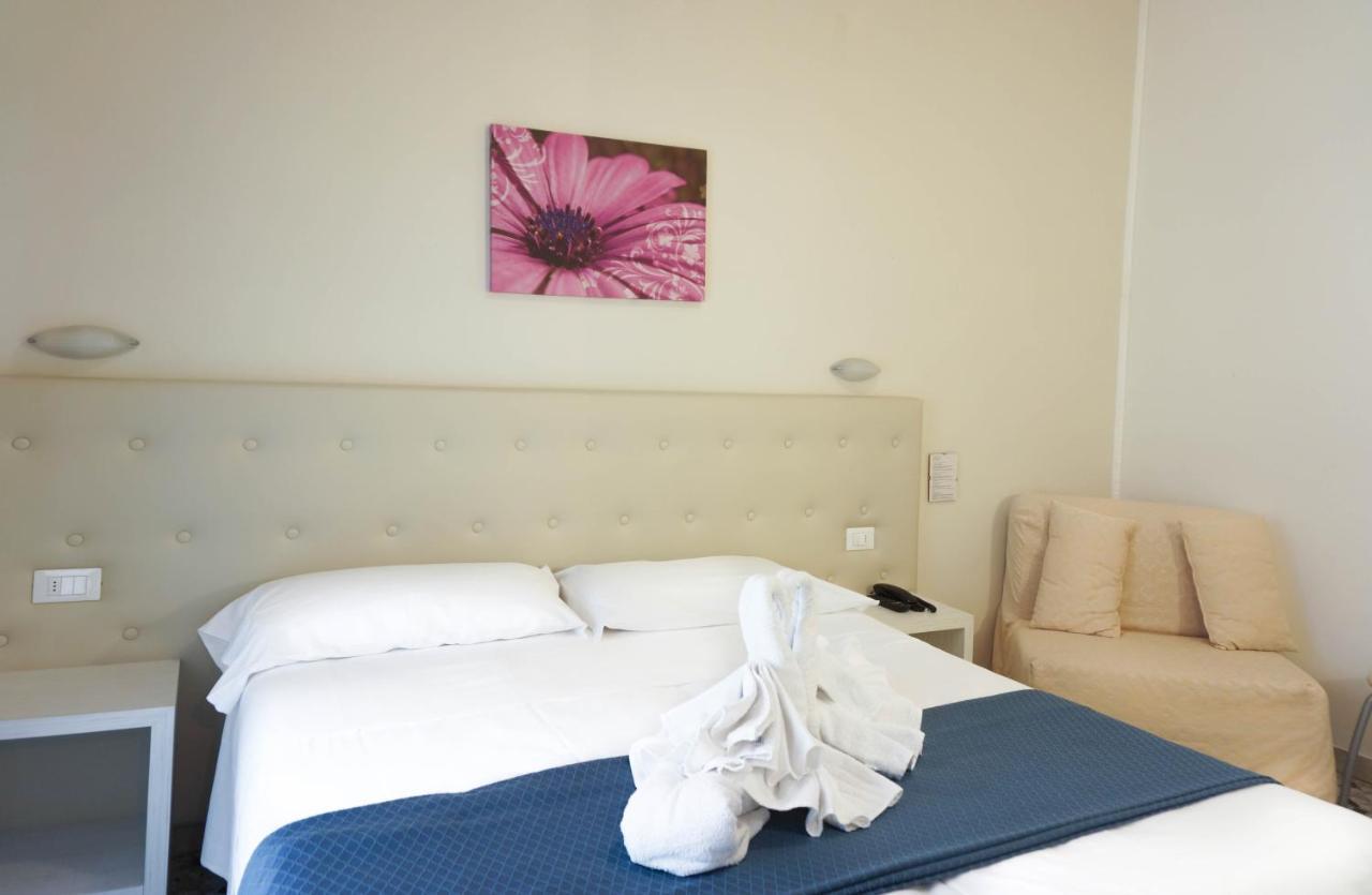 Hotel Caribe Viareggio Buitenkant foto