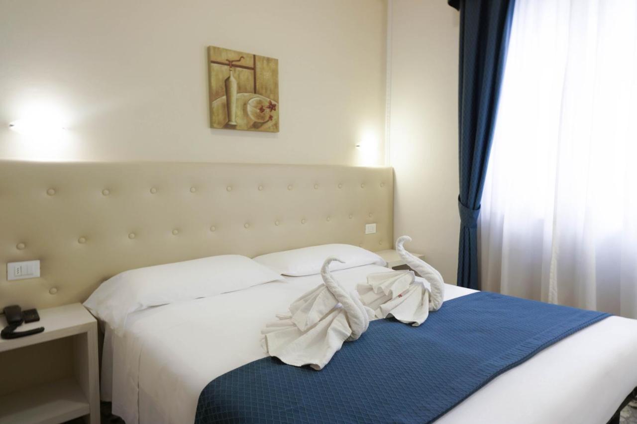 Hotel Caribe Viareggio Buitenkant foto