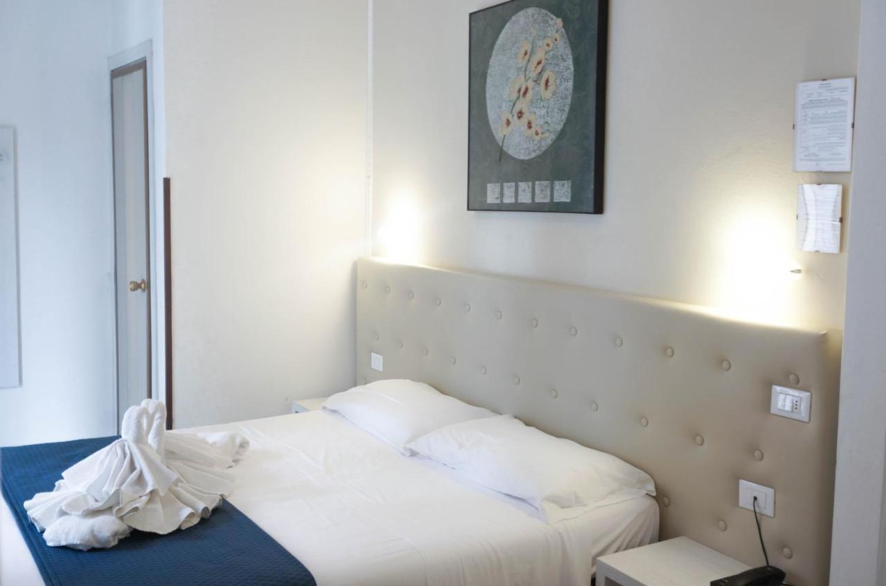 Hotel Caribe Viareggio Buitenkant foto