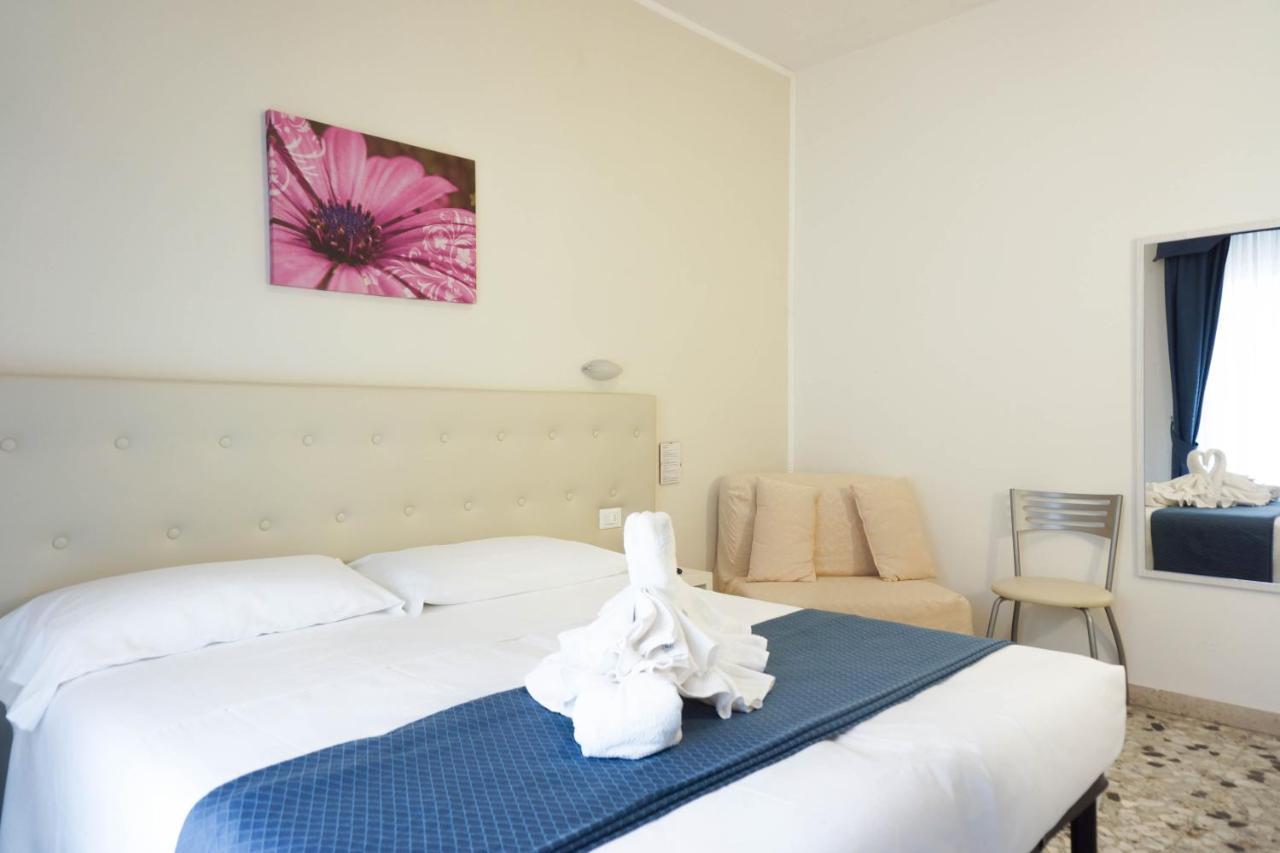 Hotel Caribe Viareggio Buitenkant foto