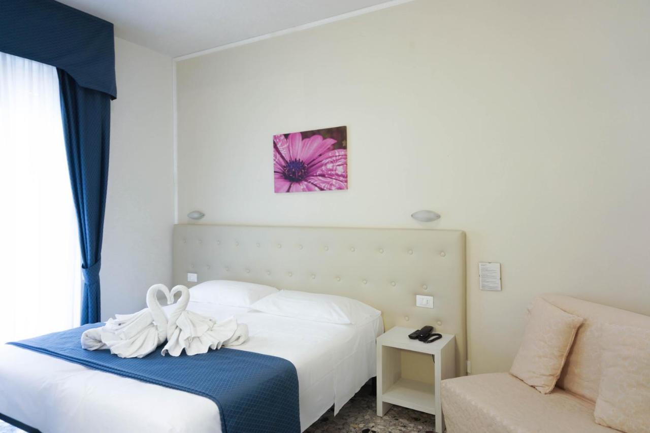 Hotel Caribe Viareggio Buitenkant foto