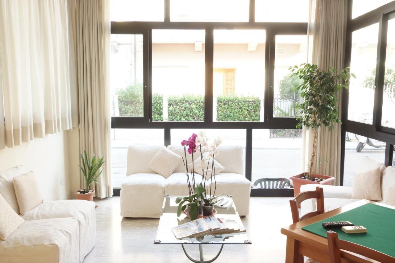 Hotel Caribe Viareggio Buitenkant foto